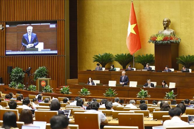 Phó Thủ tướng Thường trực Chính phủ Nguyễn Hòa Bình trả lời chất vấn. Ảnh: Doãn Tấn - TTXVN