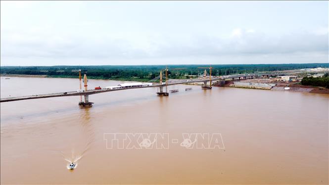 Cầu hữu nghị Lào - Thái số 5 sẽ được khánh thành và đưa vào sử dụng cuối năm 2025, tạo điều kiện thuận lợi trong việc phát triển giao thông kết nối các nước trong khu vực. Ảnh: Đỗ Bá Thành - PV TTXVN tại Lào