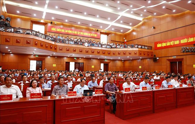 Lãnh đạo Tỉnh ủy Đắk Lắk và lãnh đạo chủ chốt của 68 xã, phường (mới) trực thuộc Tỉnh ủy tham dự Hội nghị. Ảnh: Hoài Thu – TTXVN.