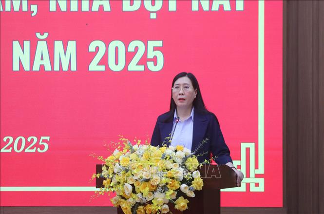 Ủy viên Trung ương Đảng, Bí thư Tỉnh ủy Quảng Ngãi Bùi Thị Quỳnh Vân phát biểu tại Hội nghị. Ảnh: Phạm Cường-TTXVN