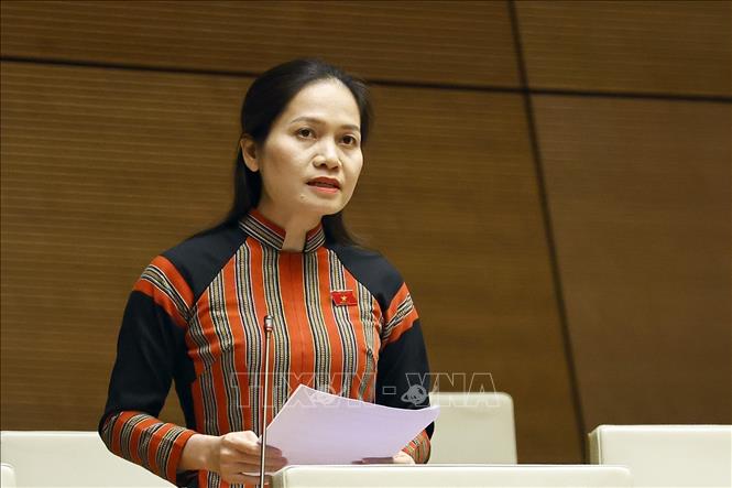 Đại biểu Quốc hội tỉnh Gia Lai Siu Hương phát biểu. Ảnh: Doãn Tấn - TTXVN