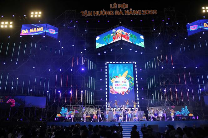 Quang cảnh đêm khai mạc. Ảnh: Trần Lê Lâm – TTXVN 