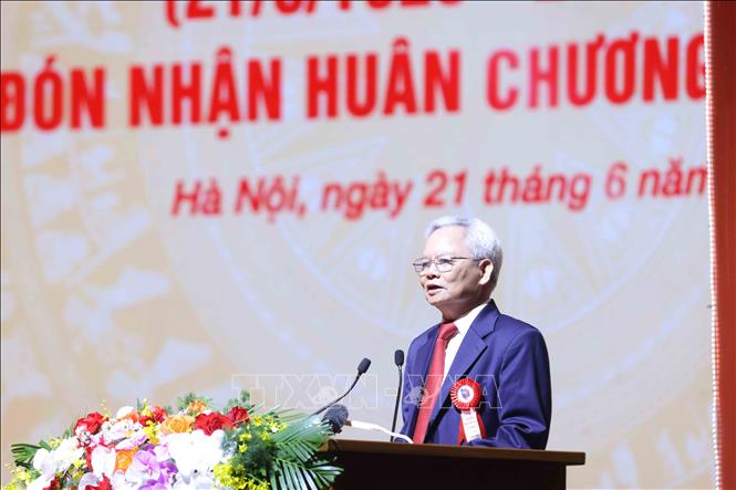Nhà báo lão thành, GS.TS Tạ Ngọc Tấn, nguyên Giám đốc Học viện Báo chí và Tuyên truyền, nguyên Tổng Biên tập Tạp chí Cộng sản phát biểu tại Lễ kỷ niệm. Ảnh: Phương Hoa – TTXVN