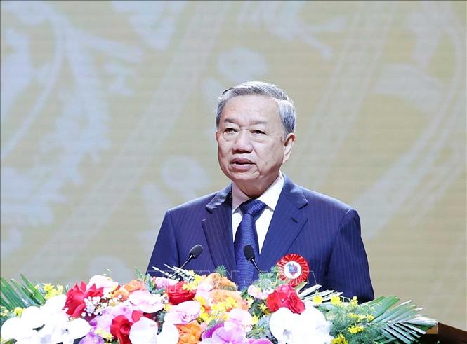 Tổng Bí thư Tô Lâm phát biểu chỉ đạo tại Lễ kỷ niệm 100 năm Ngày Báo chí Cách mạng Việt Nam. Ảnh: Thống Nhất – TTXVN