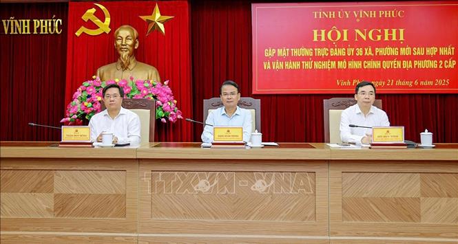 Lãnh đạo Tỉnh ủy Vĩnh Phúc chủ trì buổi gặp mặt. Ảnh: Hoàng Hùng -TTXVN