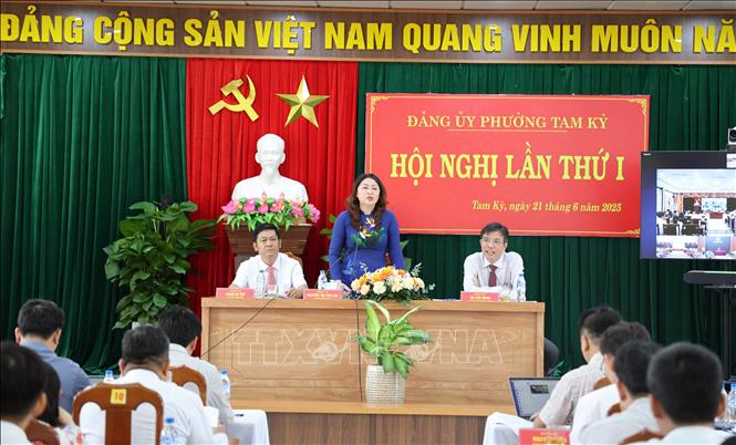 Các xã, phường thuộc thành phố Đà Nẵng mới vận hành thử nghiệp chính quyền địa phương 2 cấp. Ảnh: Trần Tĩnh - TTXVN