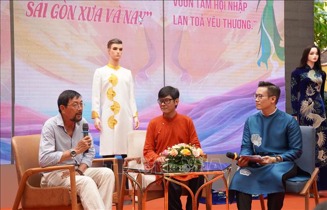 Các chuyên gia, khách mời giao lưu trong ngày hội. Ảnh: Thu Hương - TTXVN