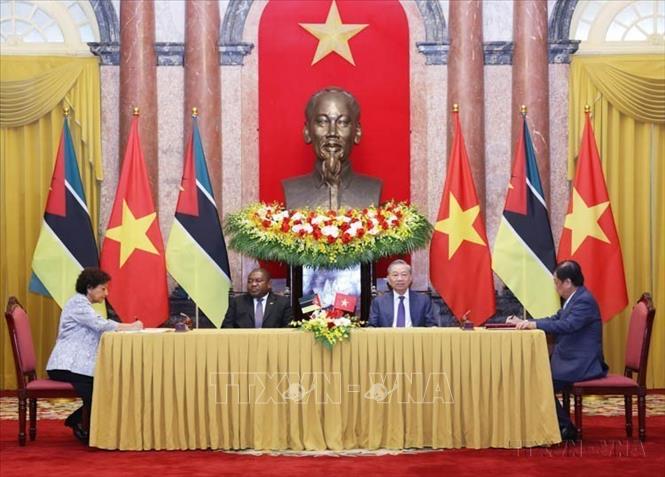 Tổng Bí thư, Chủ tịch nước Tô Lâm và Tổng thống Mozambique Filipe Jacinto Nyusi chứng kiến Lễ ký các văn kiện hợp tác giữa hai nước (9/9/2024). Ảnh: Lâm Khánh - TTXVN