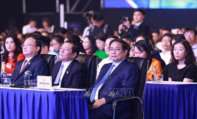 Thủ tướng Phạm Minh Chính dự Chương trình nghệ thuật chào mừng kỷ niệm 100 năm Ngày Báo chí Cách mạng Việt Nam và Lễ trao Giải Báo chí Quốc gia lần thứ 19 – năm 2024. Ảnh: Dương Giang-TTXVN

