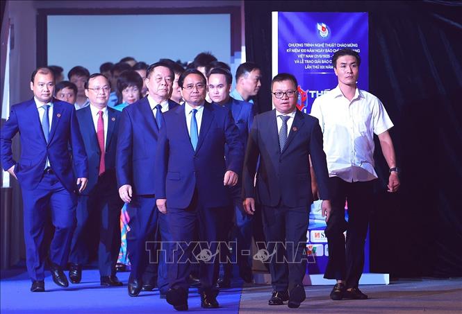 Thủ tướng Phạm Minh Chính dự Chương trình nghệ thuật chào mừng kỷ niệm 100 năm Ngày Báo chí Cách mạng Việt Nam và Lễ trao Giải Báo chí Quốc gia lần thứ 19 – năm 2024. Ảnh: Dương Giang-TTXVN
