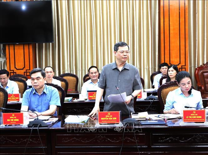 Đồng chí Nguyễn Văn Sơn, Phó Bí thư Tỉnh ủy, Chủ tịch UBND tỉnh Tuyên Quang thảo luận tại Hội nghị. Ảnh: Minh Tâm-TTXVN