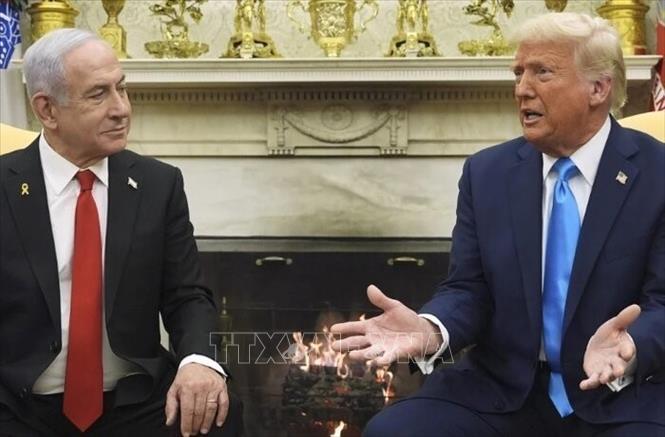 Tổng thống Mỹ Donald Trump (phải) và Thủ tướng Israel Benjamin Netanyahu tại cuộc gặp ở Washington DC., ngày 4/2/2025. Ảnh: IRNA/TTXVN