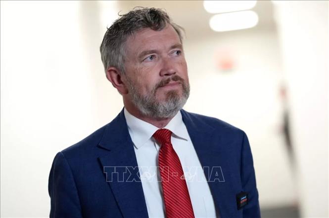 Hạ nghị sĩ đảng Cộng hòa Thomas Massie chỉ trích chiến dịch không kích. Ảnh: Getty Images/TTXVN