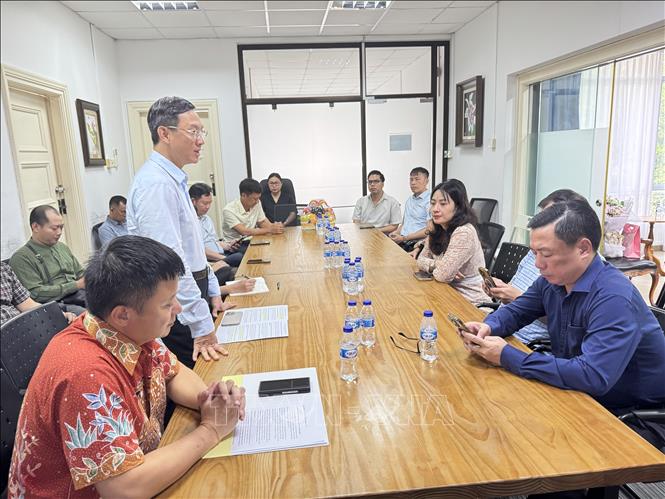 Đại sứ Trần Phước Anh phát biểu tại buổi trao đổi. Ảnh: Ngọc Khương - PV TTXVN tại Singapore