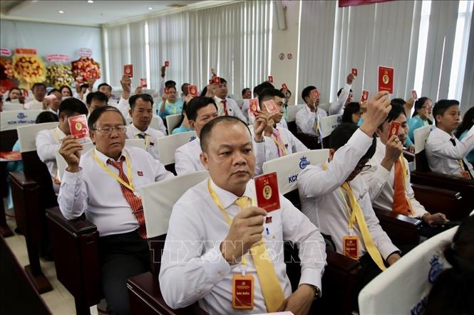 Các đại biểu tham gia biểu quyết tại Đại hội. Ảnh: Thanh Vũ-TTXVN
