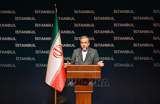 Ngoại trưởng Iran Abbas Araghchi phát biểu tại cuộc họp báo ở Istanbul, Thổ Nhĩ Kỳ, ngày 22/6/2025. Ảnh: THX/TTXVN