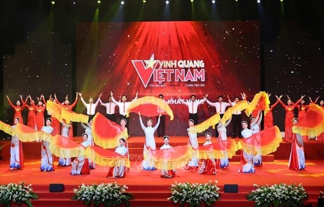 Tiết mục văn nghệ đặc sắc tại chương trình. Ảnh: Minh Đức – TTXVN
