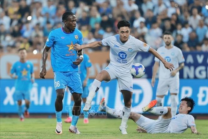 Kết thúc trận đấu, CLB Nam Định giành chiến thắng với tỷ số 1-0. Ảnh: Minh Quyết - TTXVN