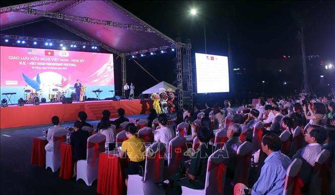Quang cảnh chương trình Giao lưu hữu nghị Việt Nam - Hoa Kỳ tại thành phố Đà Nẵng. Ảnh: Trần Lê Lâm - TTXVN 