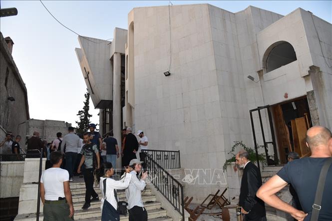 Hiện trường vụ đánh bom tại nhà thờ Thánh Elias ở khu Dweilaa, Damascus, Syria, ngày 22/6/2025. Ảnh: THX/TTXVN