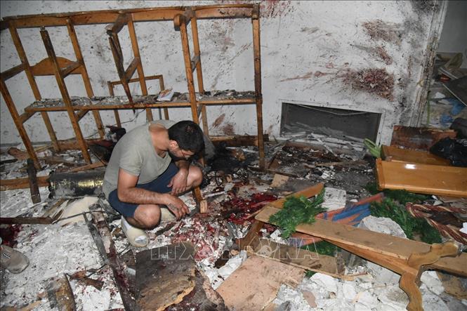 Hiện trường vụ đánh bom tại nhà thờ Thánh Elias ở khu Dweilaa, Damascus, Syria, ngày 22/6/2025. Ảnh: THX/TTXVN