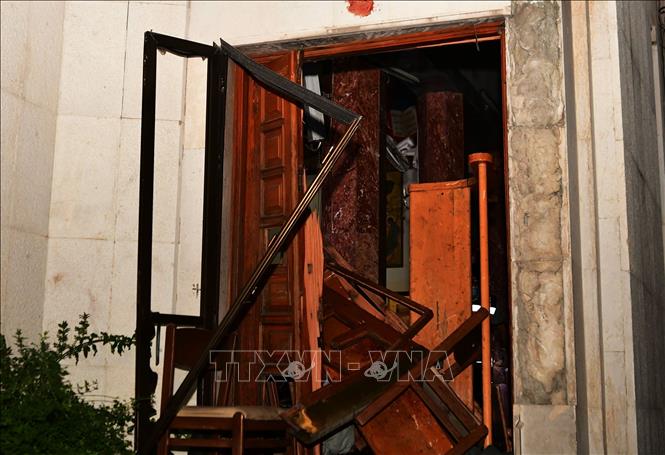 Hiện trường vụ đánh bom tại nhà thờ Thánh Elias ở khu Dweilaa, Damascus, Syria, ngày 22/6/2025. Ảnh: THX/TTXVN