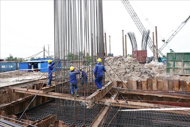 Gói thầu xây dựng cầu Hải Thành đang được triển khai thi công, có tổng mức đầu tư 2.500 tỷ đồng, nối quận Dương Kinh và quận Hải An, thuộc 