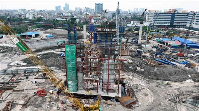 Dự án cầu Nguyễn Trãi và chỉnh trang đô thị vùng phụ cận, là cầu thứ 6 bắc qua sông Cấm của thành phố Hải Phòng, có tổng mức đầu tư 6.235 tỷ đồng, nối quận Ngô Quyền với quận Thủy Nguyên, thành phố Hải Phòng. Ảnh: Vũ Sinh - TTXVN