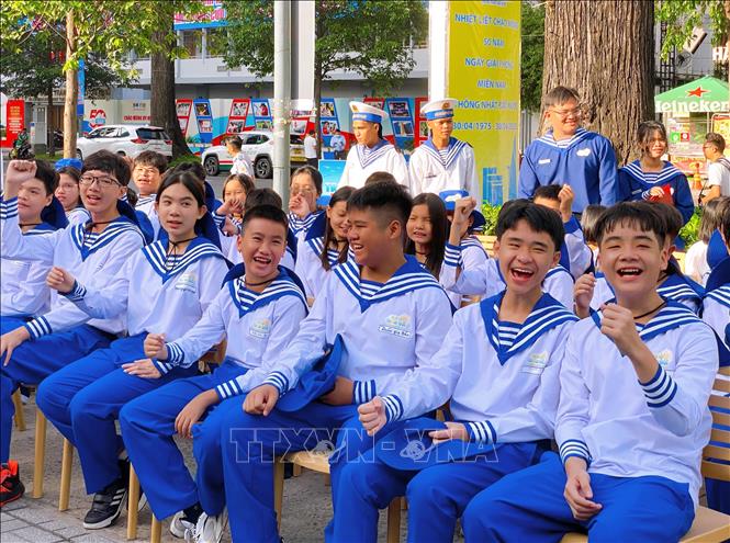 Các học viên hào hứng tham gia khóa huấn luyện. Ảnh: Hồng Giang - TTXVN