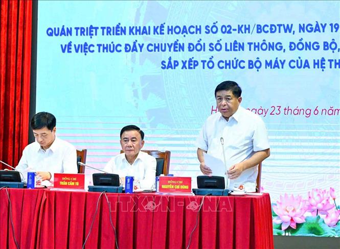 Phó Thủ tướng Chính phủ Nguyễn Chí Dũng phát biểu tại hội nghị. Ảnh: Phương Hoa – TTXVN