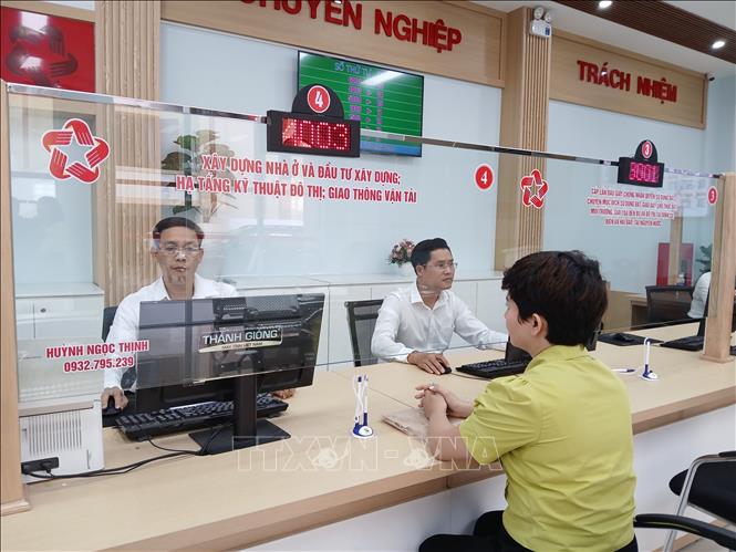 The two-tier local administration model is applied in new Thanh Son ward. VNA Photo: Mỹ Hà