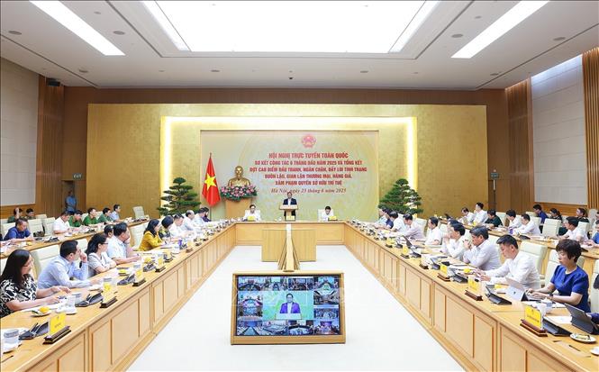 Hội nghị tổng kết đợt cao điểm đấu tranh ngăn chặn buôn lậu, gian lận thương mại, hàng giả. Ảnh: Dương Giang-TTXVN
