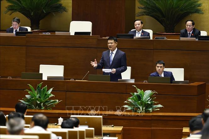 Viện trưởng Viện kiểm sát nhân dân tối cao Nguyễn Huy Tiến phát biểu giải trình, làm rõ một số vấn đề đại biểu Quốc hội nêu. Ảnh; Doãn Tấn - TTXVN
