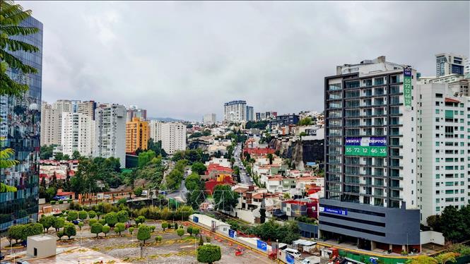 Một khu đô thị mới được xây dựng tại khu vực ngoại ô thủ đô Mexico City, Mexico. Ảnh: Phi Hùng - PV TTXVN tại Mexico 