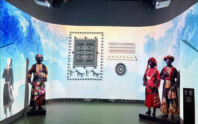 Ứng dụng công nghệ trình chiếu 3D mapping tại không gian trưng bày. Ảnh: Phương Lan - TTXVN  