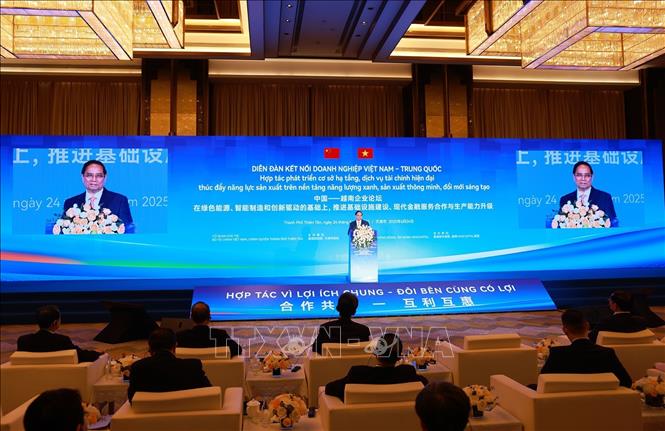 Thủ tướng Phạm Minh Chính phát biểu tại Diễn đàn kết nối doanh nghiệp Việt Nam - Trung Quốc. Ảnh: Dương Giang-TTXVN 
