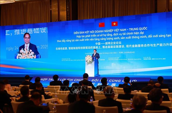 Thủ tướng Phạm Minh Chính phát biểu tại Diễn đàn kết nối doanh nghiệp Việt Nam - Trung Quốc. Ảnh: Dương Giang-TTXVN 
