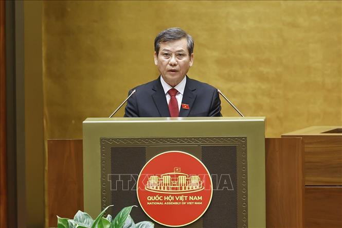 Chánh án Tòa án nhân dân tối cao Lê Minh Trí trình bày Báo cáo giải trình, tiếp thu, chỉnh lý dự thảo Luật sửa đổi, bổ sung một số điều của Luật Tổ chức Tòa án nhân dân. Ảnh: Doãn Tấn - TTXVN