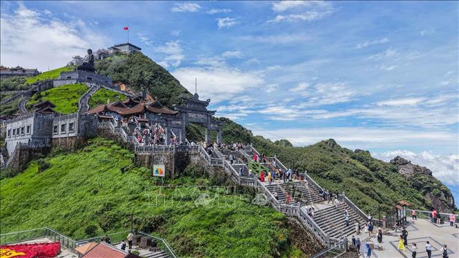 Quang cảnh quần thể tâm linh Sun World Fansipan Legend. Ảnh: Hoàng Hiếu - TTXVN