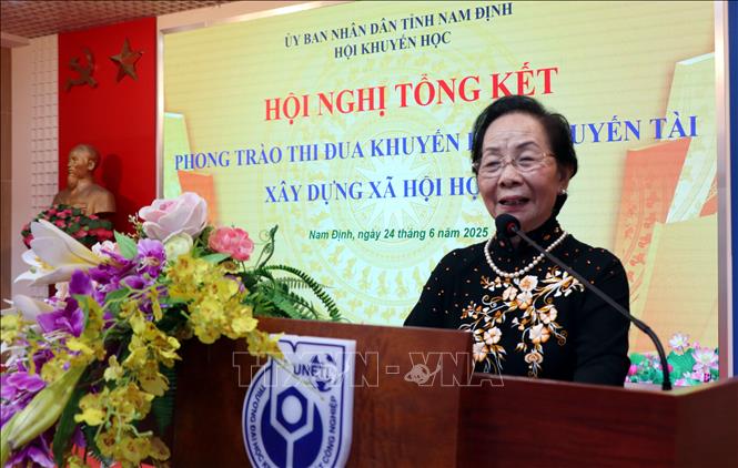 Chủ tịch Trung ương Hội Khuyến học Việt Nam Nguyễn Thị Doan phát biểu tại hội nghị. Ảnh: Nguyễn Lành - TTXVN 
