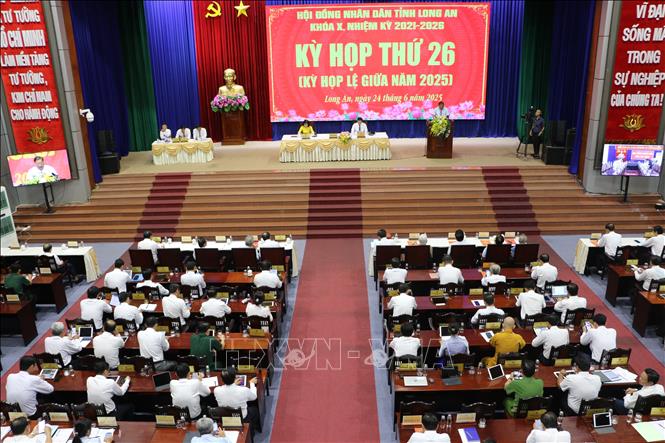 Quang cảnh Kỳ họp thứ 26, Hội đồng nhân dân tỉnh (khóa X), nhiệm kỳ 2021-2026. Ảnh: Thanh Bình -TTXVN