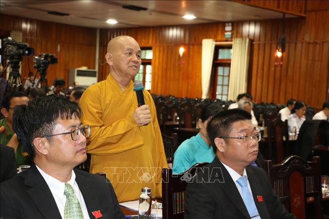 Đại biểu HĐND tỉnh Long An chất vấn lãnh đạo UBND, các sở, ngành Long An. Ảnh: Thanh Bình -TTXVN