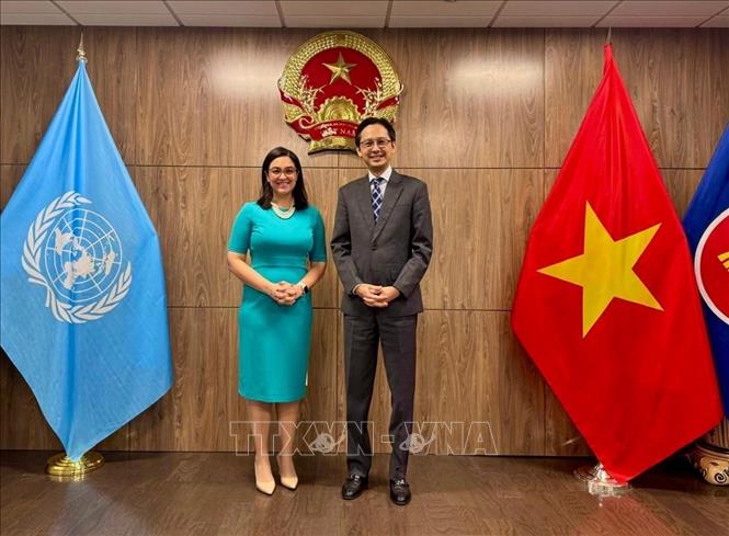 Đại sứ Đỗ Hùng Việt và Đại sứ El Salvador. Ảnh: Thanh Tuấn - Phóng viên TTXVN tại Mỹ 