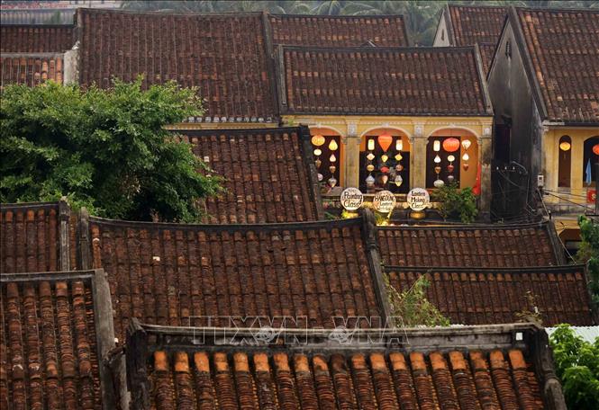Mỗi nếp nhà cổ kính là một câu chuyện về sự giao thoa văn hóa, nơi kiến trúc Việt, Hoa, Nhật cùng tồn tại hài hòa qua hàng trăm năm. Ảnh: Nhật Anh - TTXVN 