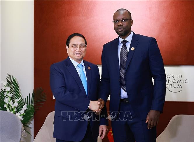 Prime Minister Pham Minh Chinh meets Prime Minister of Senegal Ousmane Sonko. VNA Photo: Dương Giang