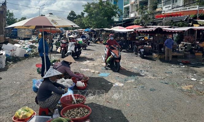Chợ tự phát 