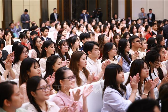 Du học sinh Việt Nam tại khu vực Bắc Kinh, Thiên Tân, Hà Bắc tham dự buổi gặp. Ảnh: Dương Giang-TTXVN  