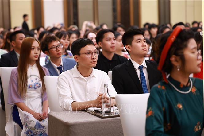 Du học sinh Việt Nam tại khu vực Bắc Kinh, Thiên Tân, Hà Bắc tham dự buổi gặp. Ảnh: Dương Giang-TTXVN  