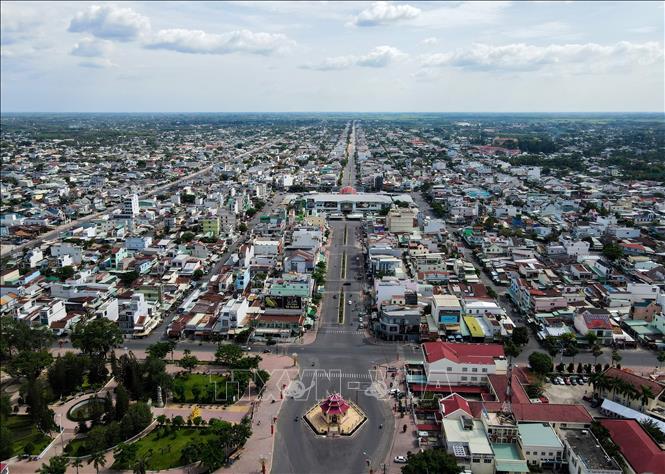Đô thị Hòa Thành, tỉnh Tây Ninh ngày càng vươn mình mạnh mẽ, đổi mới toàn diện về hạ tầng, kinh tế và đời sống đô thị. Ảnh: Giang Phương - TTXVN