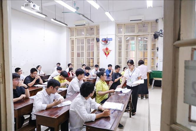 Một phòng thi tại điểm thi Trường THPT Trần Phú (quận Hoàn Kiếm, Hà Nội). Ảnh: Khánh Hoà - TTXVN
